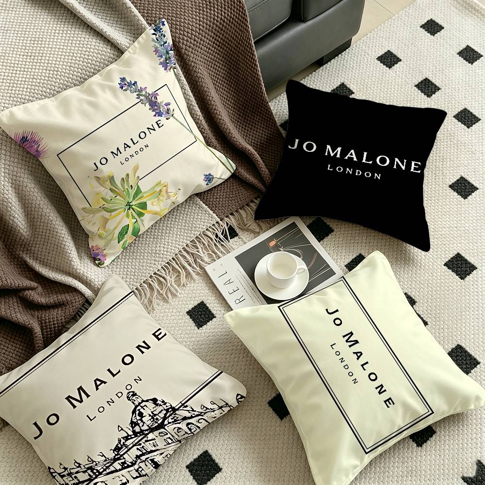 J-Jo M-Malone L-LOGO Cushion C - Home Textiles Logo recension och pris