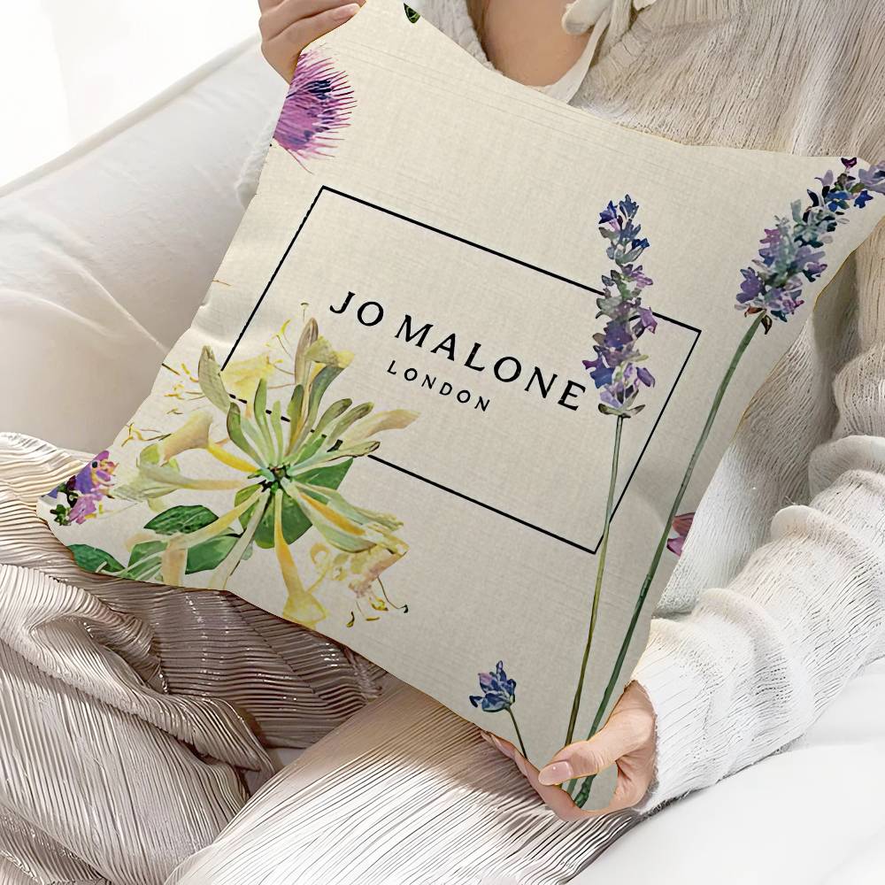 J-Jo M-Malone L-LOGO Cushion C - Home Textiles Logo recension och pris