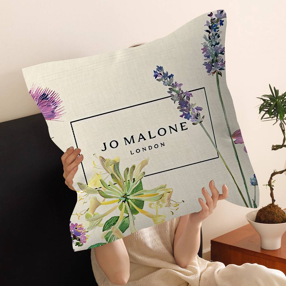 J-Jo M-Malone L-LOGO Cushion C - Home Textiles Logo recension och pris